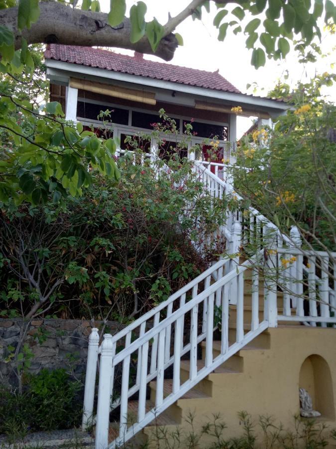 Stairway To Heaven Bungalows And Restaurant Amed Exterior foto